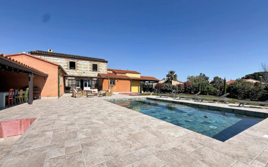 BATISSE TRADITIONNELLE TYPE MAS