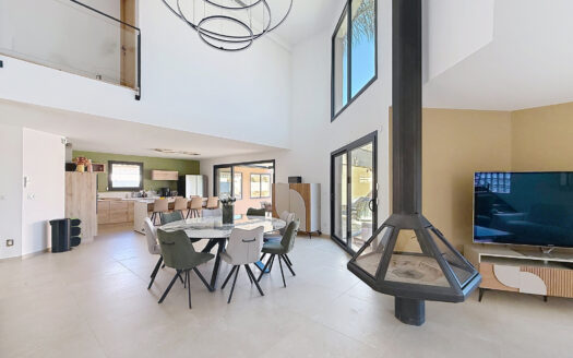 EXCEPTIONNEL – SUBLIME VILLA CONTEMPORAINE