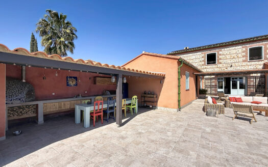 BATISSE TRADITIONNELLE TYPE MAS