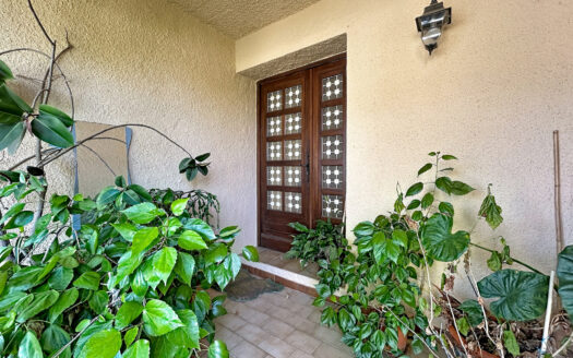 Maison familiale avec jardin et vue Albères Bages