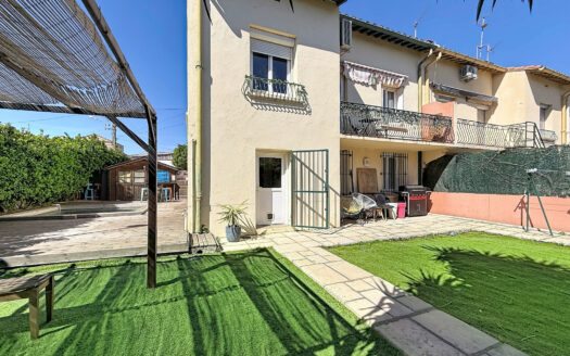 MAISON DE VILLE 3 FACES – SAINT ASSISCLE