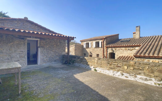 Mas exceptionnel de 3 habitations ( Argeles )
