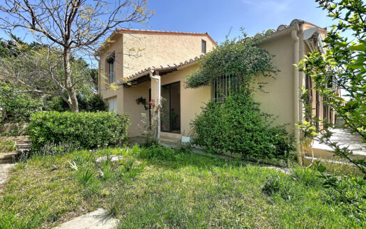 Maison familiale avec jardin et vue Albères Bages