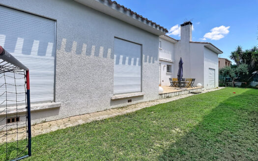 ELNE (66) – MAISON EN 4 FACES 156 M2 + PISCINE + 4 CHAMBRES