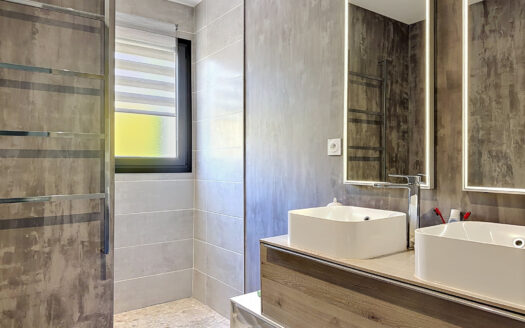 VILLA CONTEMPORAINE 130 M2 AUX PRESTATIONS REMARQUABLES POLL