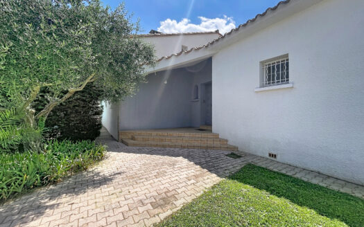 ELNE (66) – MAISON EN 4 FACES 156 M2 + PISCINE + 4 CHAMBRES