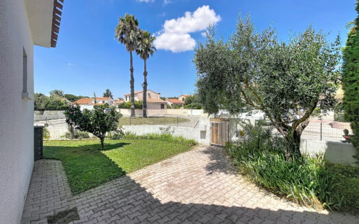 ELNE (66) – MAISON EN 4 FACES 156 M2 + PISCINE + 4 CHAMBRES