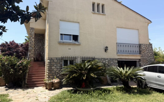 Découvrez cette agréable villa 4 faces des années 60 d’envir