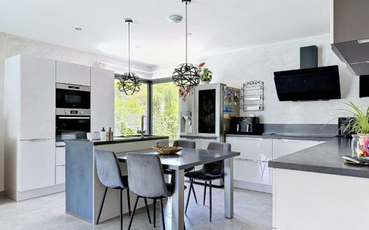 VILLA CONTEMPORAINE 130 M2 AUX PRESTATIONS REMARQUABLES POLL