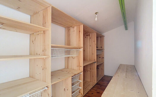 Maison athypique avec garage et jardin ( ELNE )