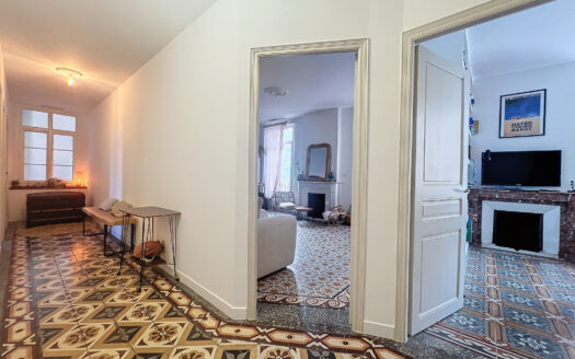ENSEMBLE IMMOBILIER AVEC HABITATION ET LOCAL COMMERCIAL