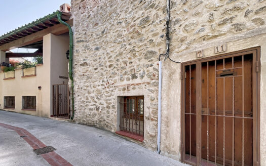 LAROQUE-DES-ALBERES (66) – MAISON DE VILLAGE – VUE ALBERES E