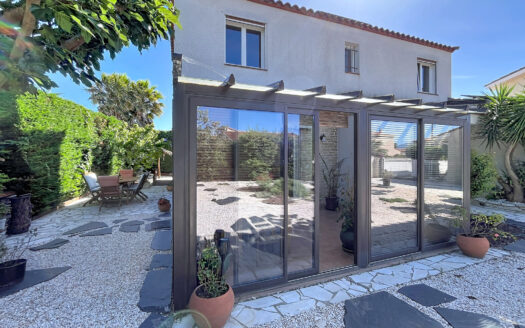 Maison 4 Chambres de 137 m2 avec Jardin Zen De 555m – Polles