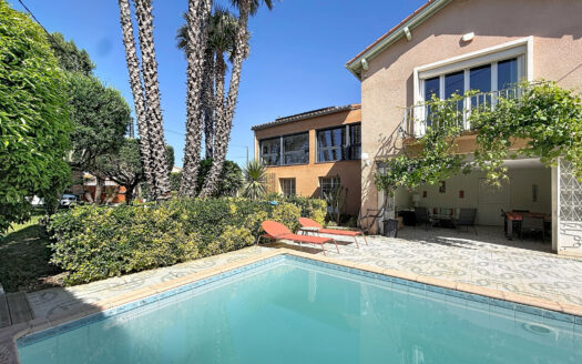 PARTIE DE MAS DE 270M2 – JARDINS DE ST JACQUES