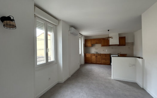BAGES – MAISON DE VILLAGE 3 PIECES AVEC GARAGE ET TERRASSE