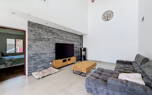 VILLA CONTEMPORAINE AU VILLAGE