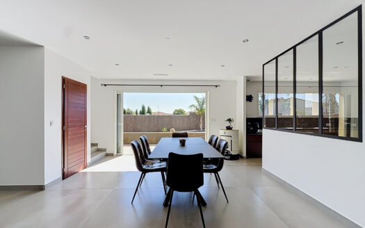 VILLA CONTEMPORAINE AU VILLAGE