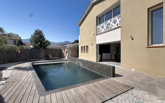 VILLA CONTEMPORAINE AU VILLAGE