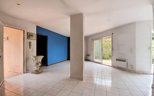 Villa 4 faces – 233m2 habitables. – 1076m2 terrain