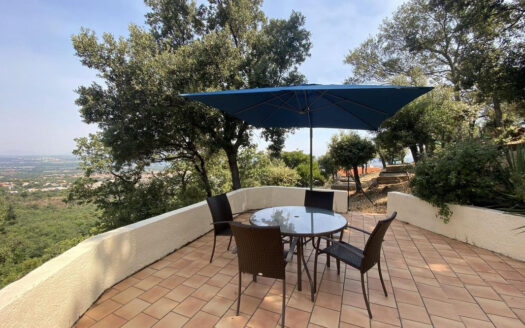 Villa 4 faces avec vue imprenable et appartement T3 indépend