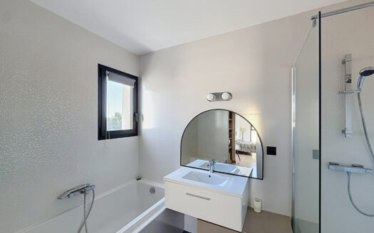 Villa contemporaine d’exception avec piscine et vue sur les
