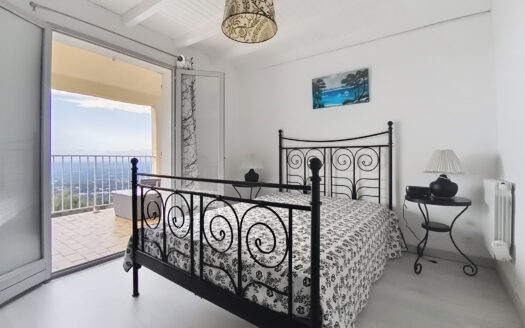 Villa 4 faces avec vue imprenable et appartement T3 indépend