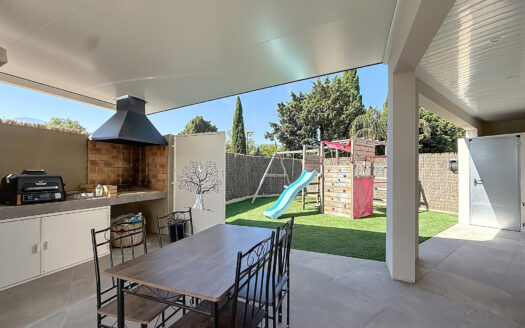 VILLA CONTEMPORAINE AU VILLAGE