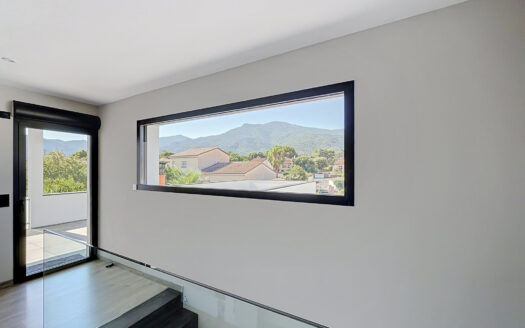 Villa contemporaine d’exception avec piscine et vue sur les