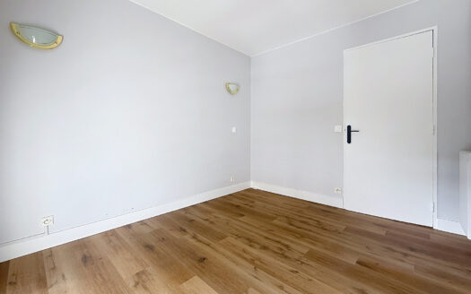 Appartement 4 pièces rénové de 83 m2 Grand balcon Cave