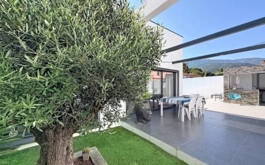 Villa contemporaine d’exception avec piscine et vue sur les