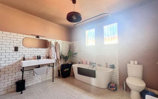 BELLE VILLA RENOVEE DE 150M2 AVEC PISCINE