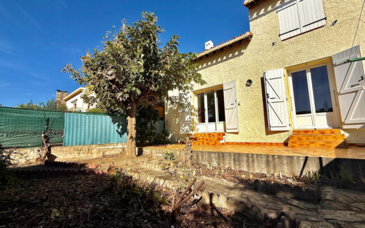 Maison deux faces avec garage et jardin-Secteur LAS COBAS