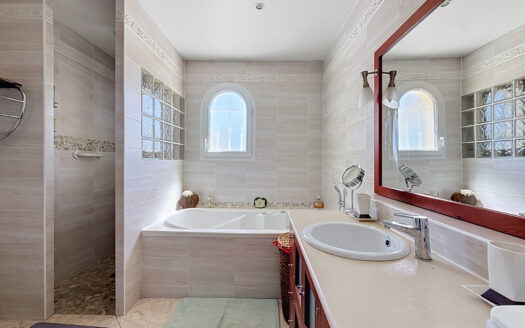 EXCLUSIVITÉ, 6 chambres, Superbe maison familiale à POLLEST