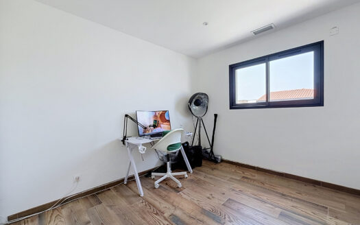 MAISON 4 FACES DE 2023 SUR GRANDE PARCELLE DE 1507 M2 ( SAIN