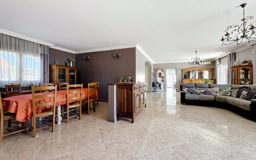 EXCLUSIVITÉ, 6 chambres, Superbe maison familiale à POLLEST