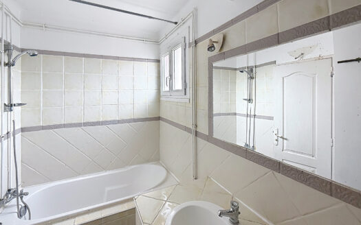 EXCLUSIVITÉ DV IMMO Appartement 81 m2 avec balcon, cave et