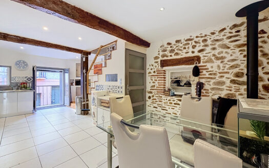 Elne Maison de village avec cour, terrasse et garage