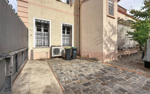 Villa 350m2 + Garage de 60m2 + Dépendance De 60m2
