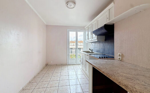 EXCLUSIVITÉ DV IMMO Appartement 81 m2 avec balcon, cave et