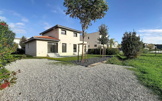 VILLA 146m2 sur une parcelle de 1649m2 SAINT-CYPRIEN
